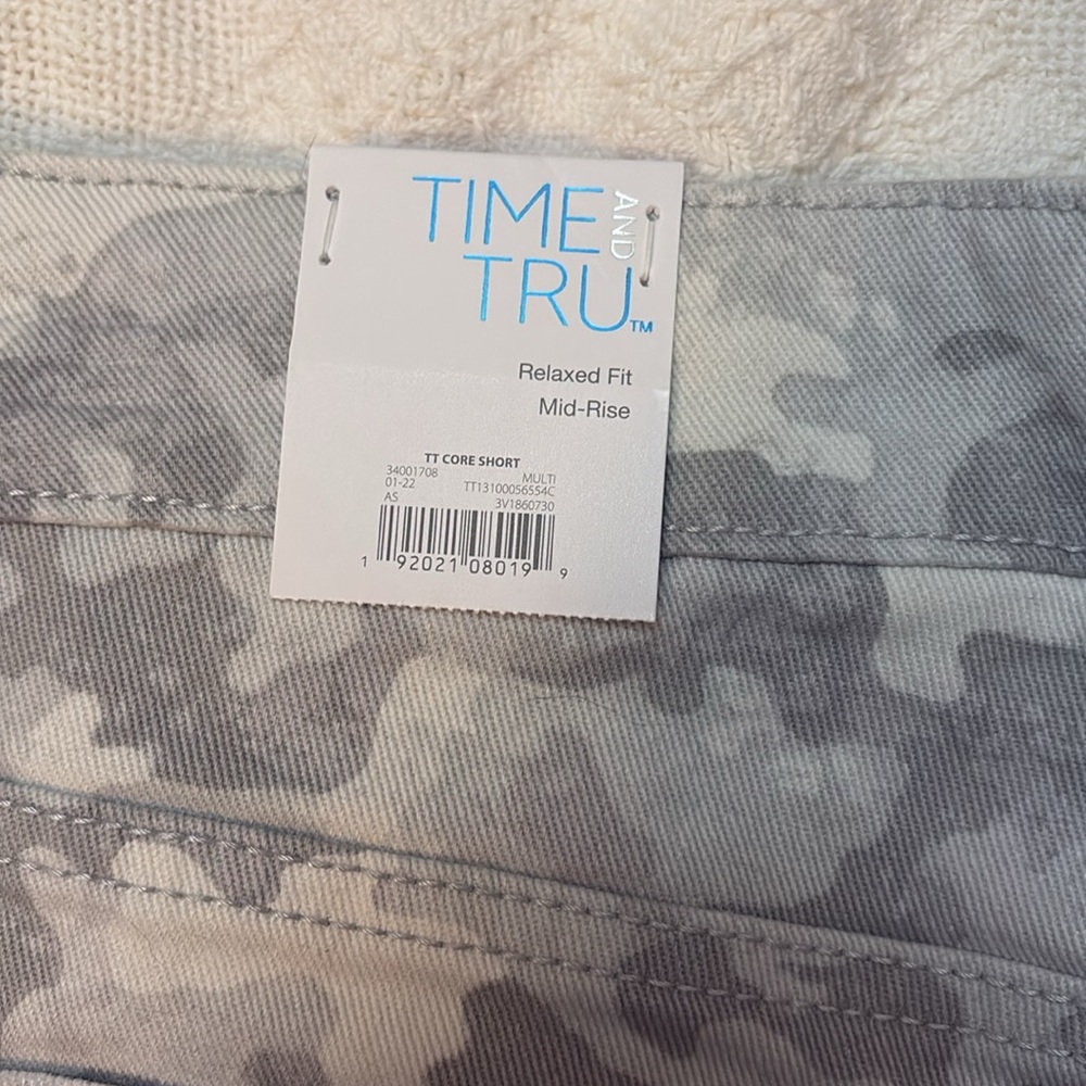 Time And Tru Camouflage Women's Shorts Relaxed Fit Mid Rise | Size 10 - Picture 3 of 13